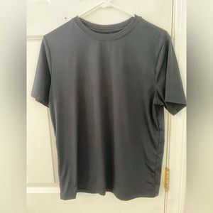 Fabletics tee